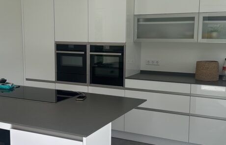 Dezente_Farbgestaltung_für_ein_modernes_Wohnhaus-5